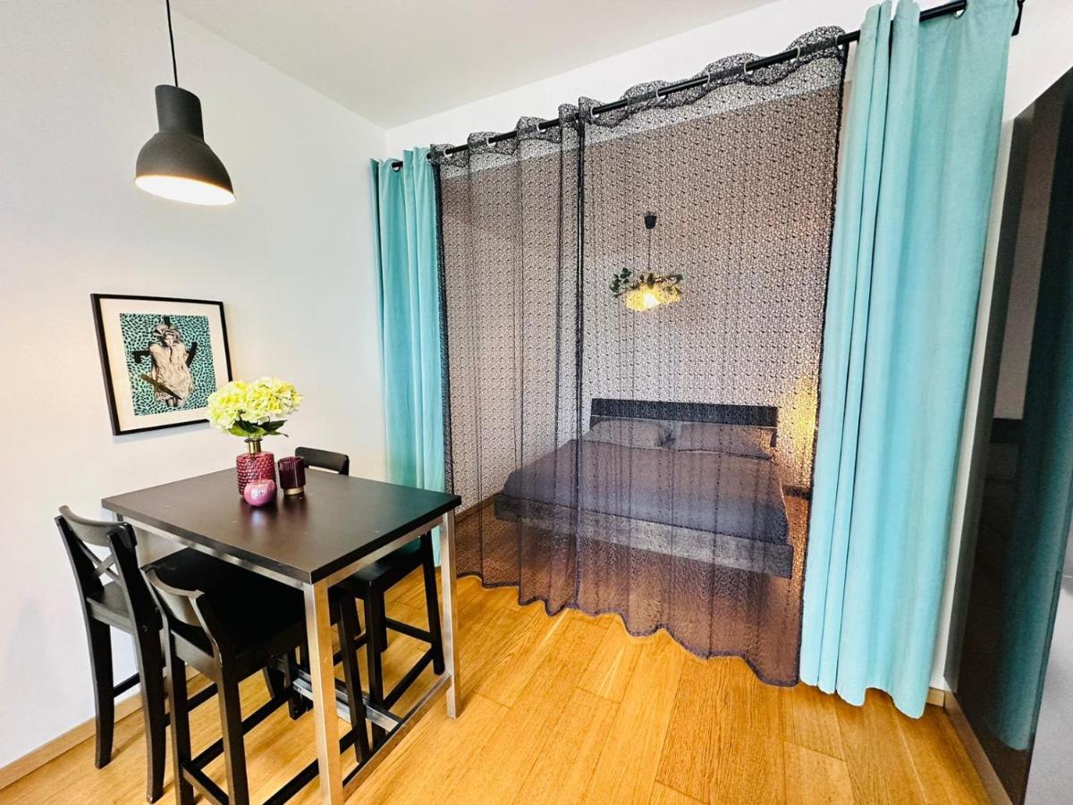Suitetrails - Apartments in Panorama City on 25th floor - amazing view close to Old town