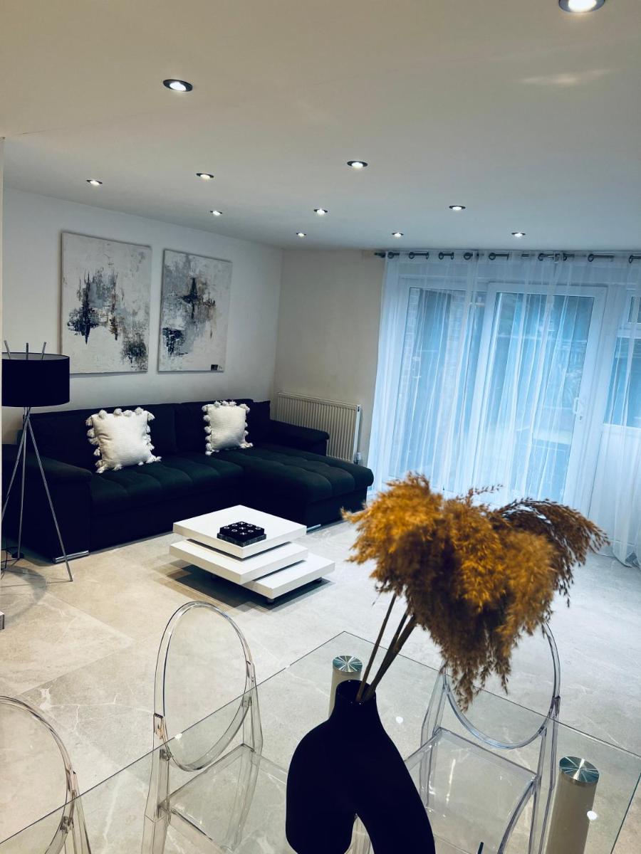 Birmingham Modern & Stylish 3 Bedroom House - Housity