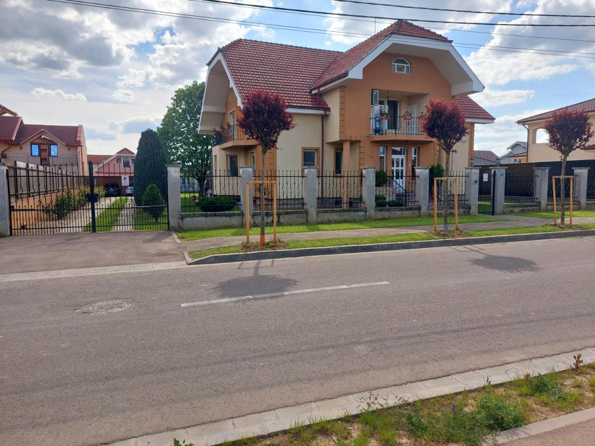 Suitetrails - Casuta cu Tei