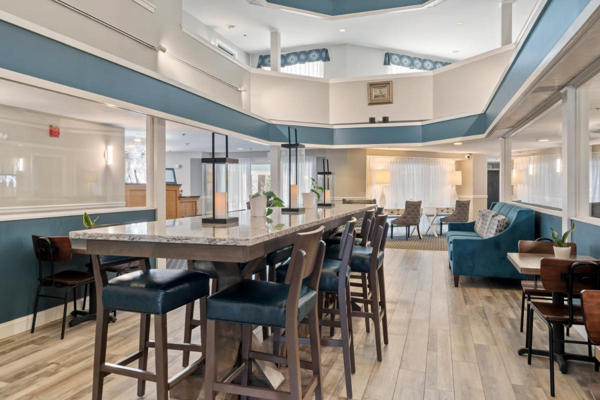 The Grand Hotel - Housity
