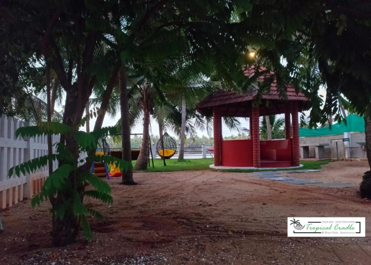 Tropical Cradle @ River Dale - Housity
