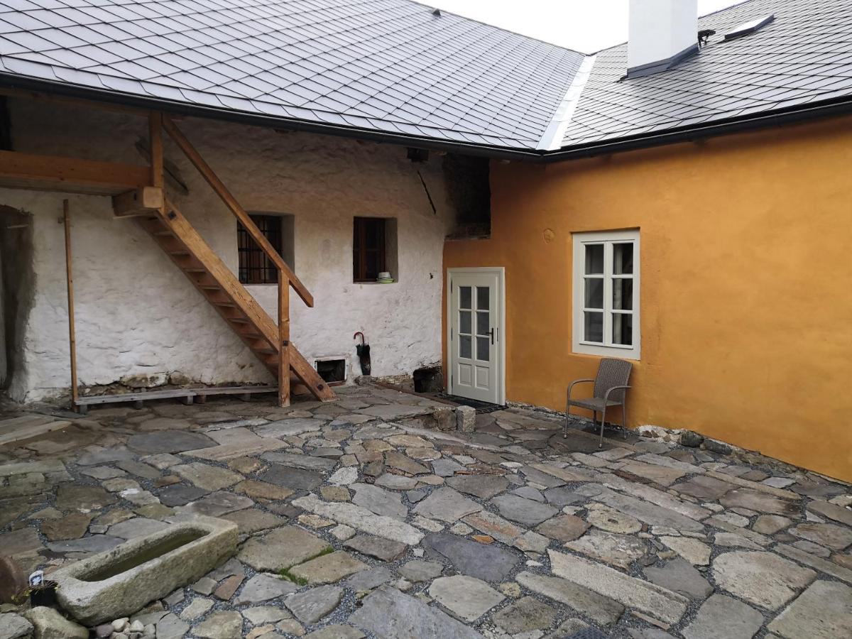 Měšťanský dům Rožmberk 31 - Housity