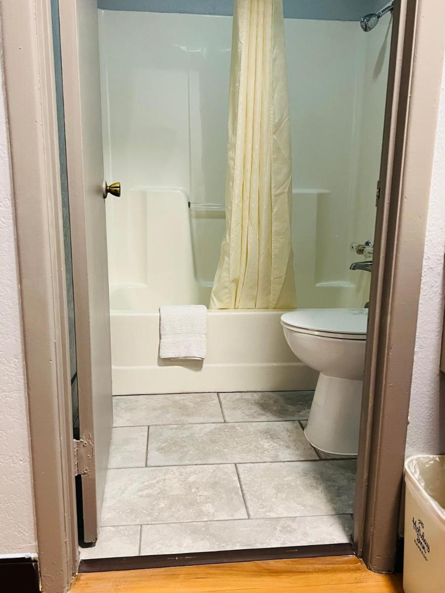 Economy Inn Lonoke - Housity