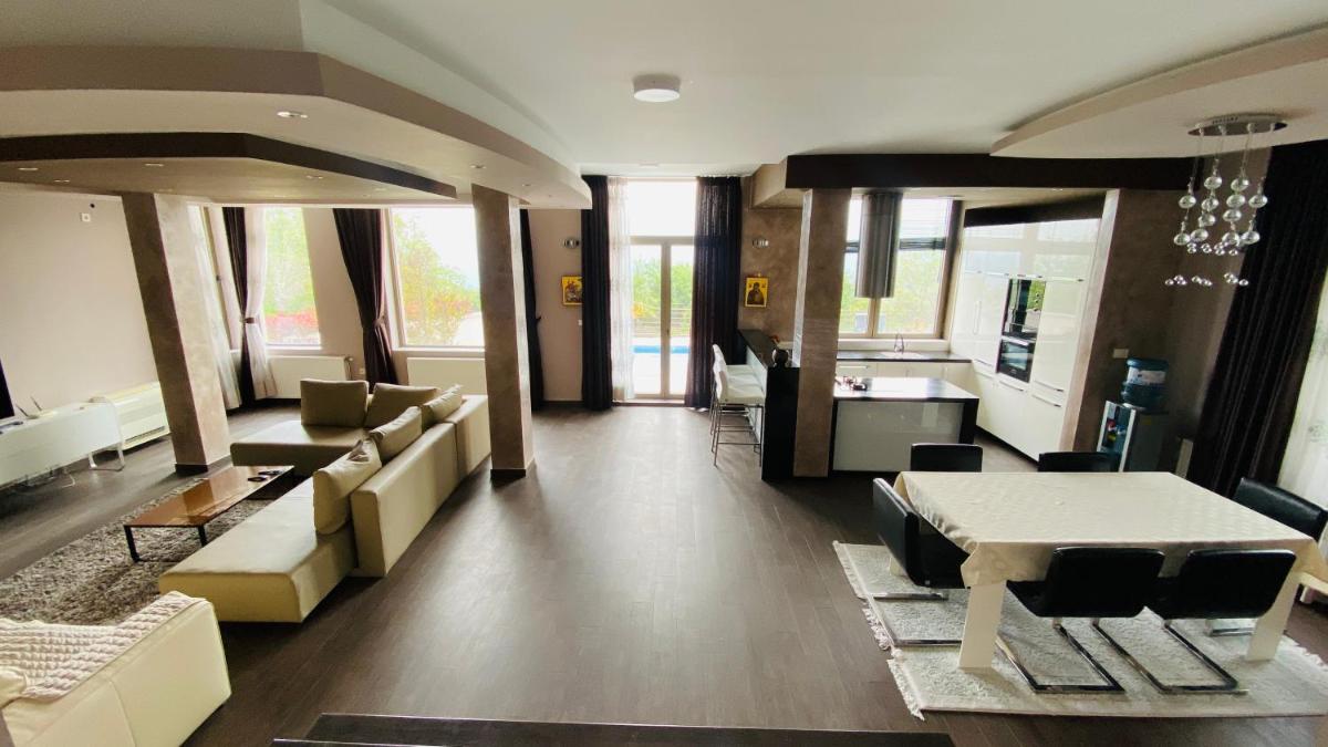 Villa Sunny Side Skopje - Housity
