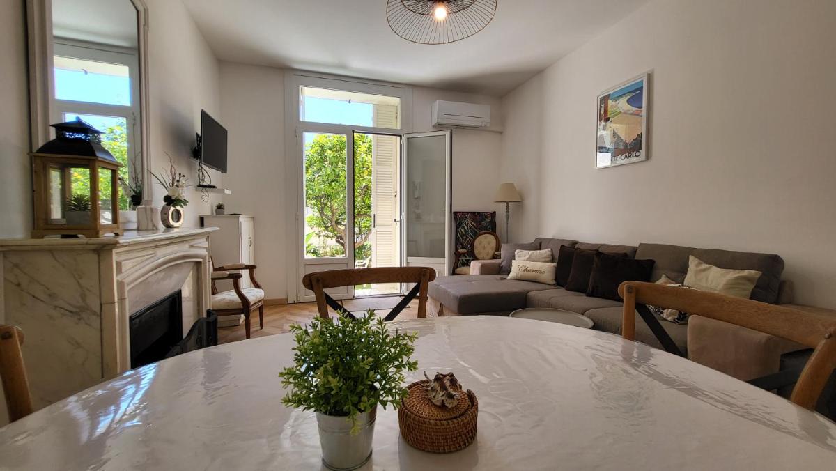 Super Flat, Garden. Bnbrickeys - Housity