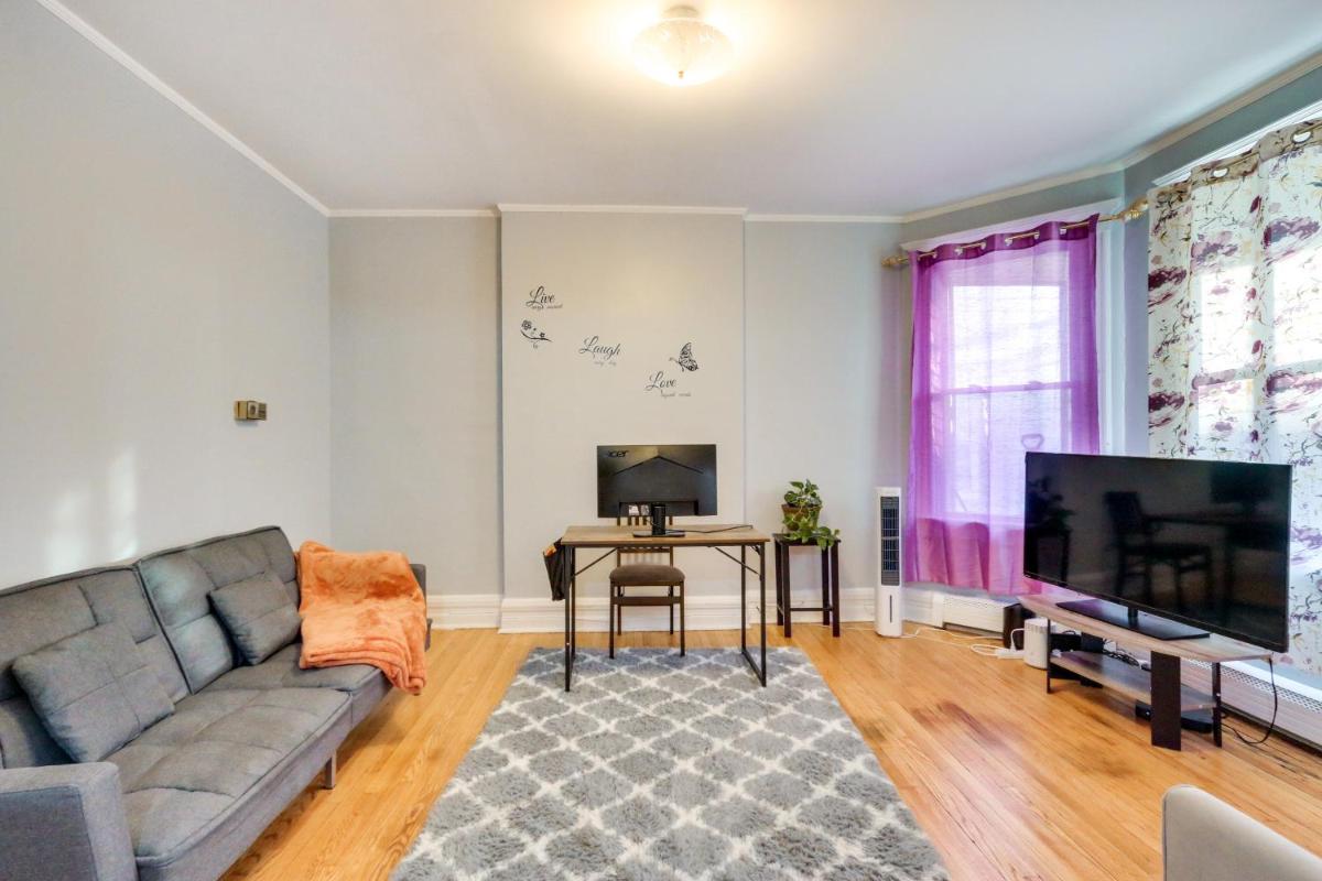 Cozy and Convenient West Orange Home - 16 Mi to NYC! - Housity