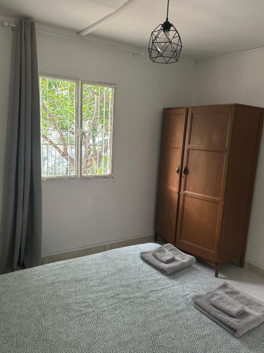 Avra House - Housity