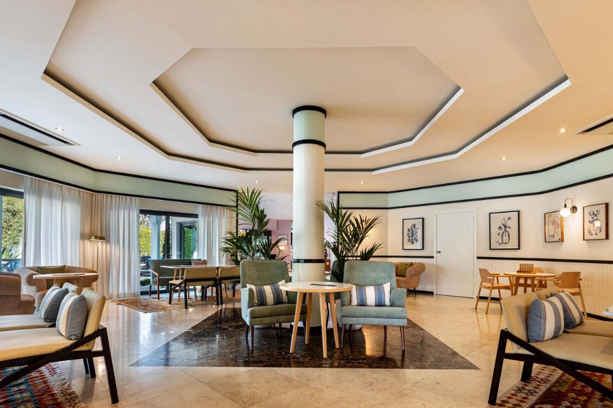 Uma área de estar em The Magnolia Hotel