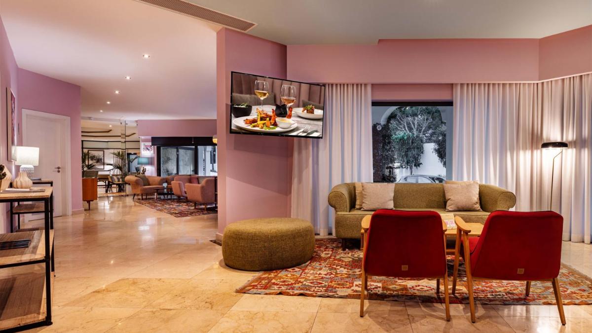 Uma área de estar em The Magnolia Hotel