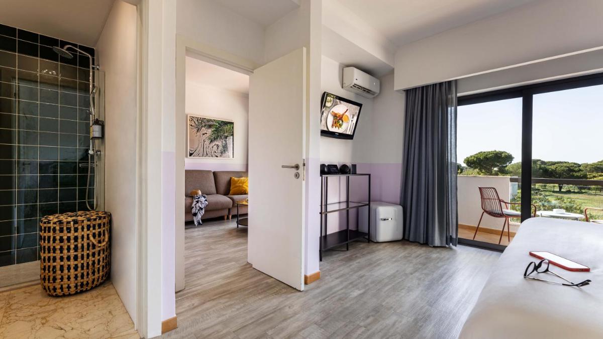 Uma área de estar em The Magnolia Hotel