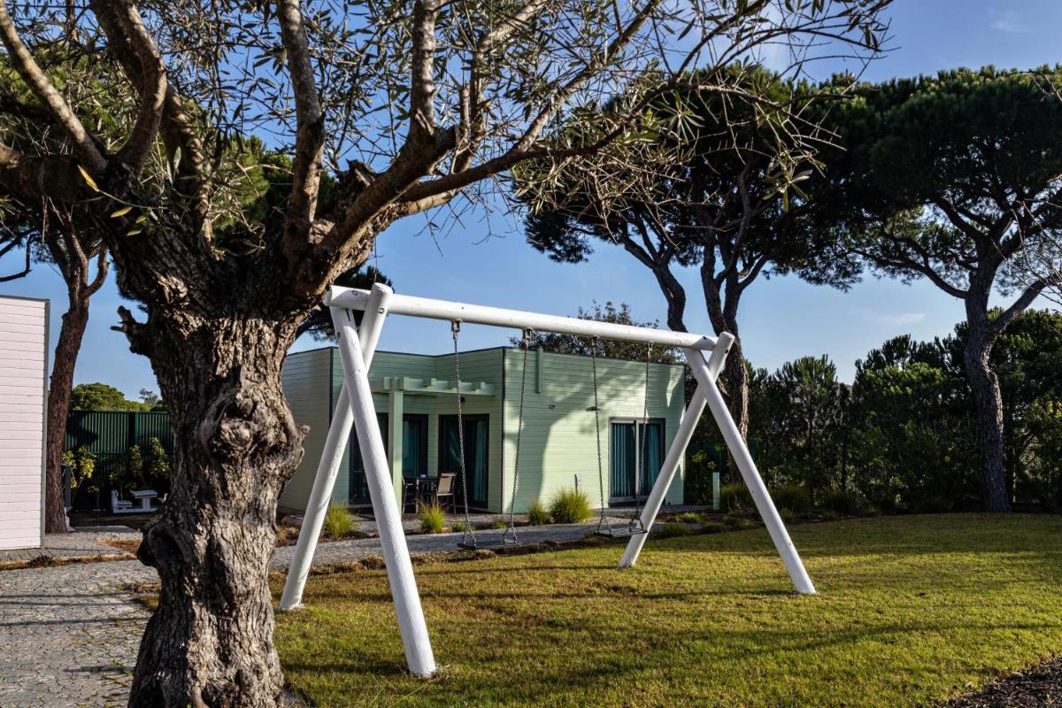 Um jardim no exterior de The Magnolia Hotel
