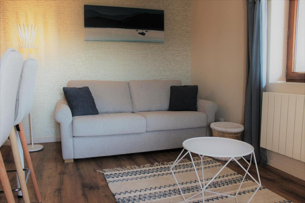T2 Meublé de 40m2 axe Annecy/Geneve - Housity