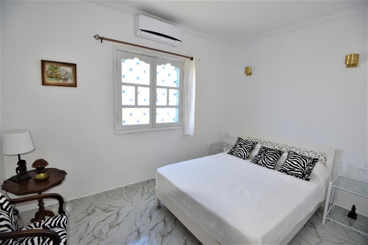 VILLA KIKA ZARZIS, LOCATION CHAMBRES D'HÔTES en TUNISIE - Housity