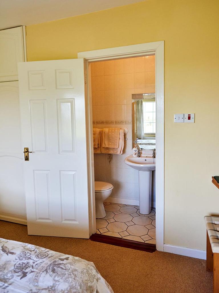 Hawthorn View Bed and Breakfast - Housity