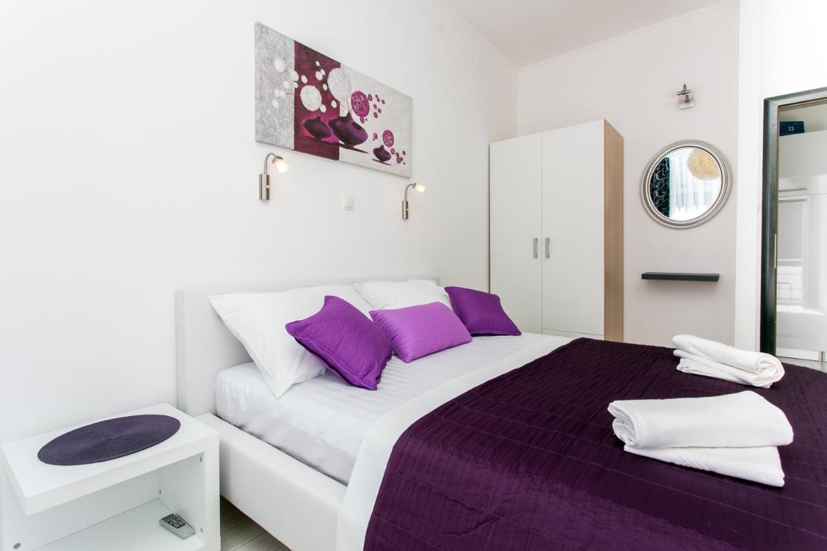 Apartment Purple Magic - Housity