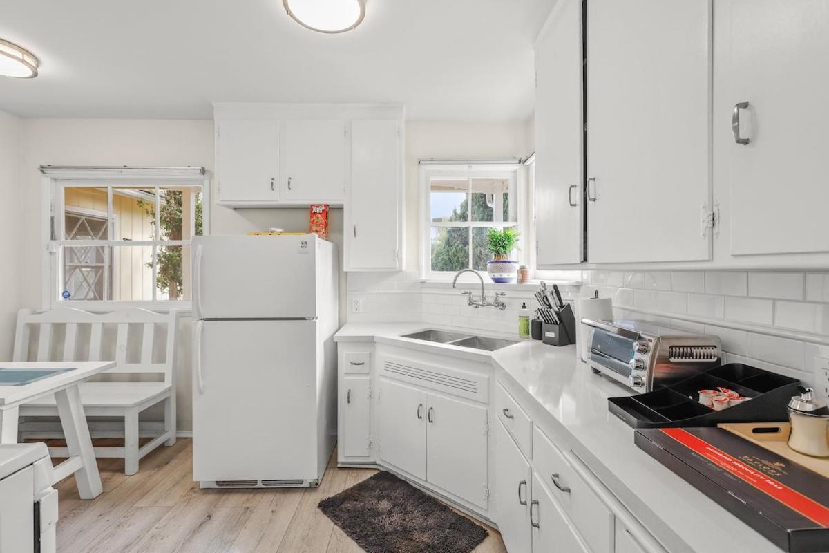 Dazzling Westside 4 Br Home-minutes To The Beach - Housity