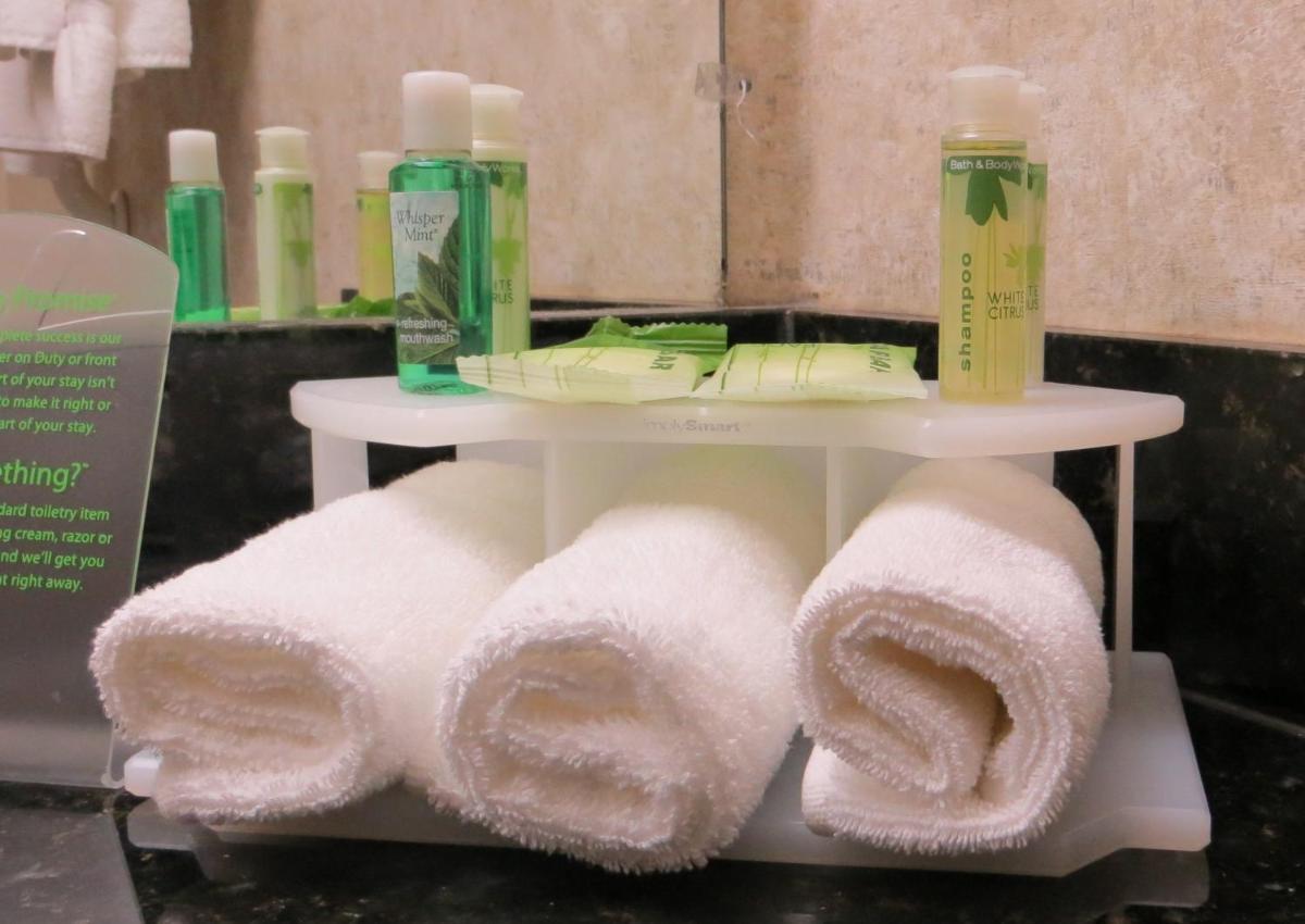 Hampton Inn & Suites Cathedral City - Housity