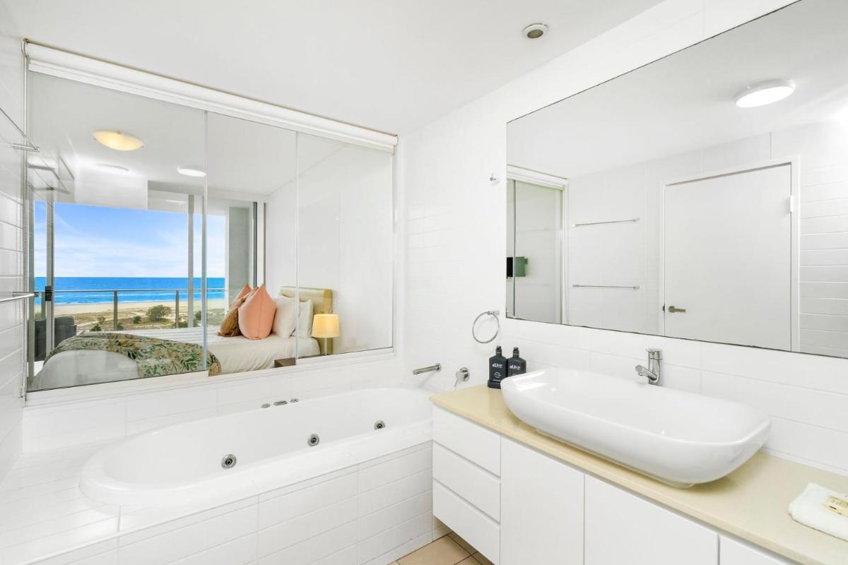 Kirra Beach - Housity