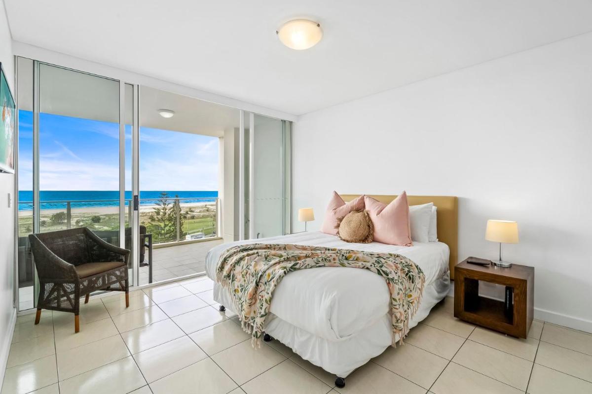 Kirra Beach - Housity