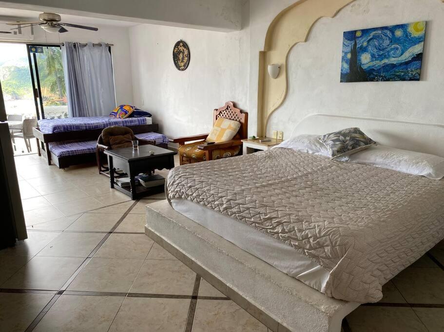 Gran habitacion con terraza vista espectacular, piscina - Housity