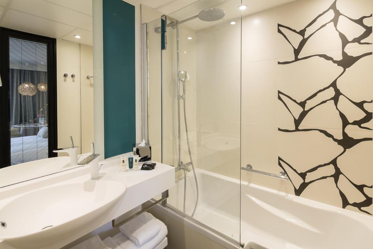 Salle de bains dans l'établissement Thalazur Arcachon