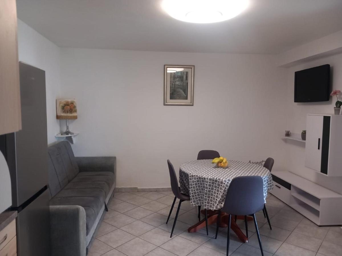 Apartment Igo - 40m from beach - Housity