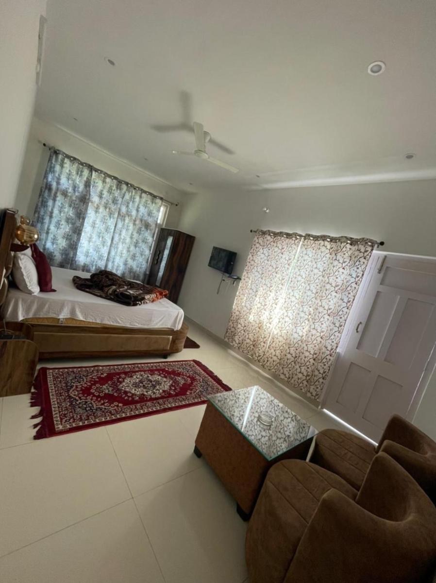 Hotel sher-e-punjab Khajjiar - Housity