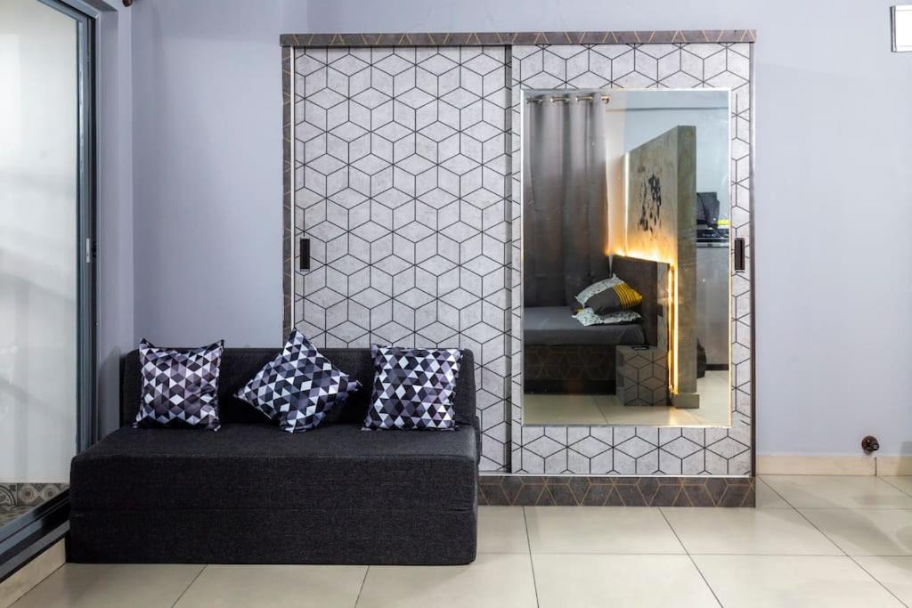 Unique, Private Pent house with Big Balcony. - Housity