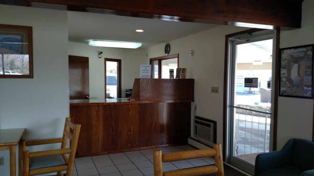 A Wyoming Inn - Housity
