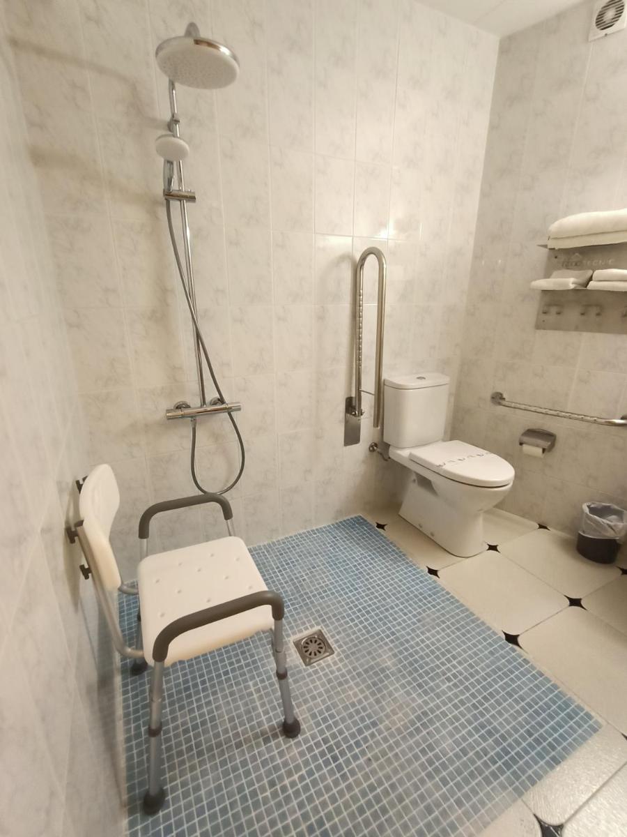 Un baño de Hotel Vilobi