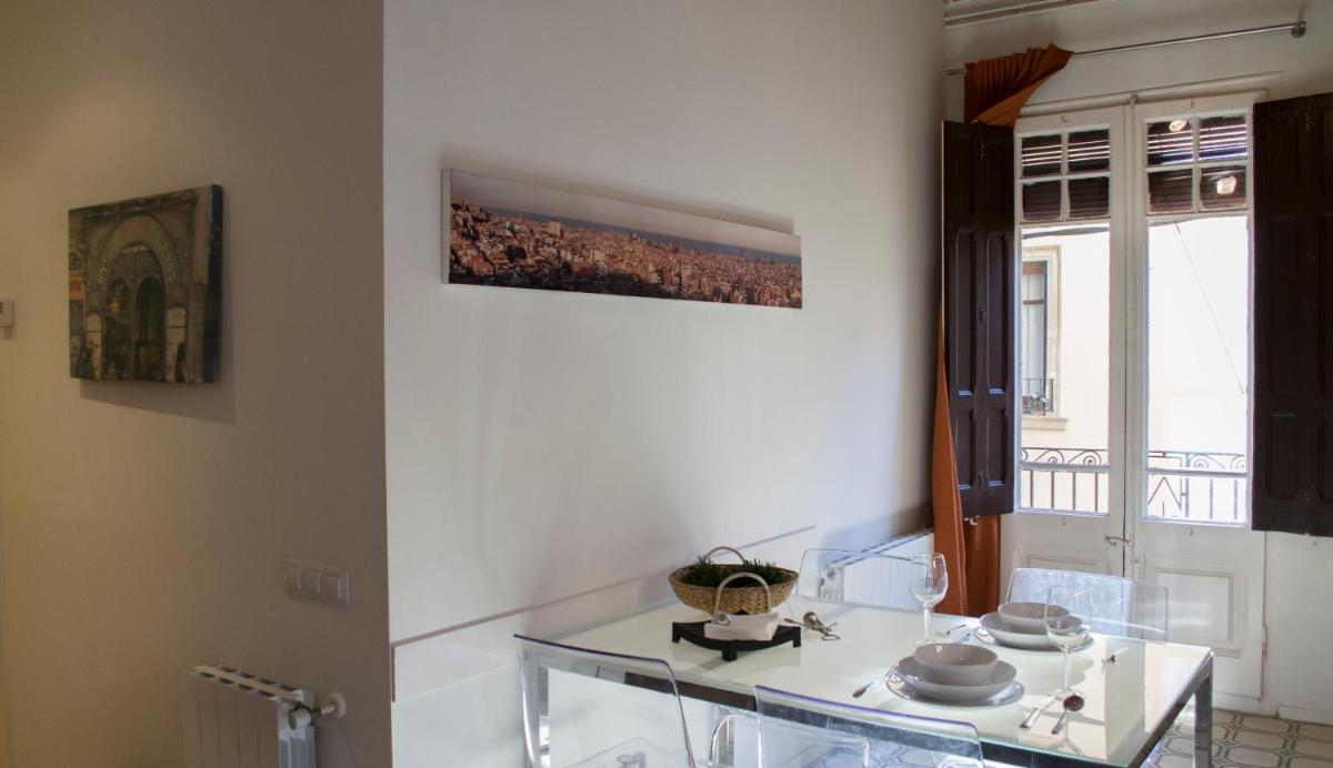 Happy People Gaudi Sant Pau Apartments - Housity