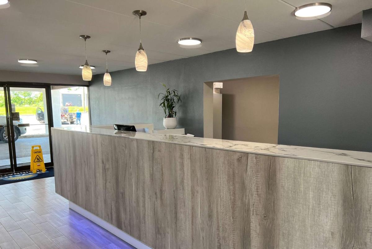 Days Inn by Wyndham Cincinnati East - Housity