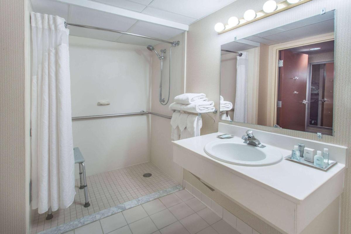 Wyndham Garden Conference Center Champaign - Urbana - Housity
