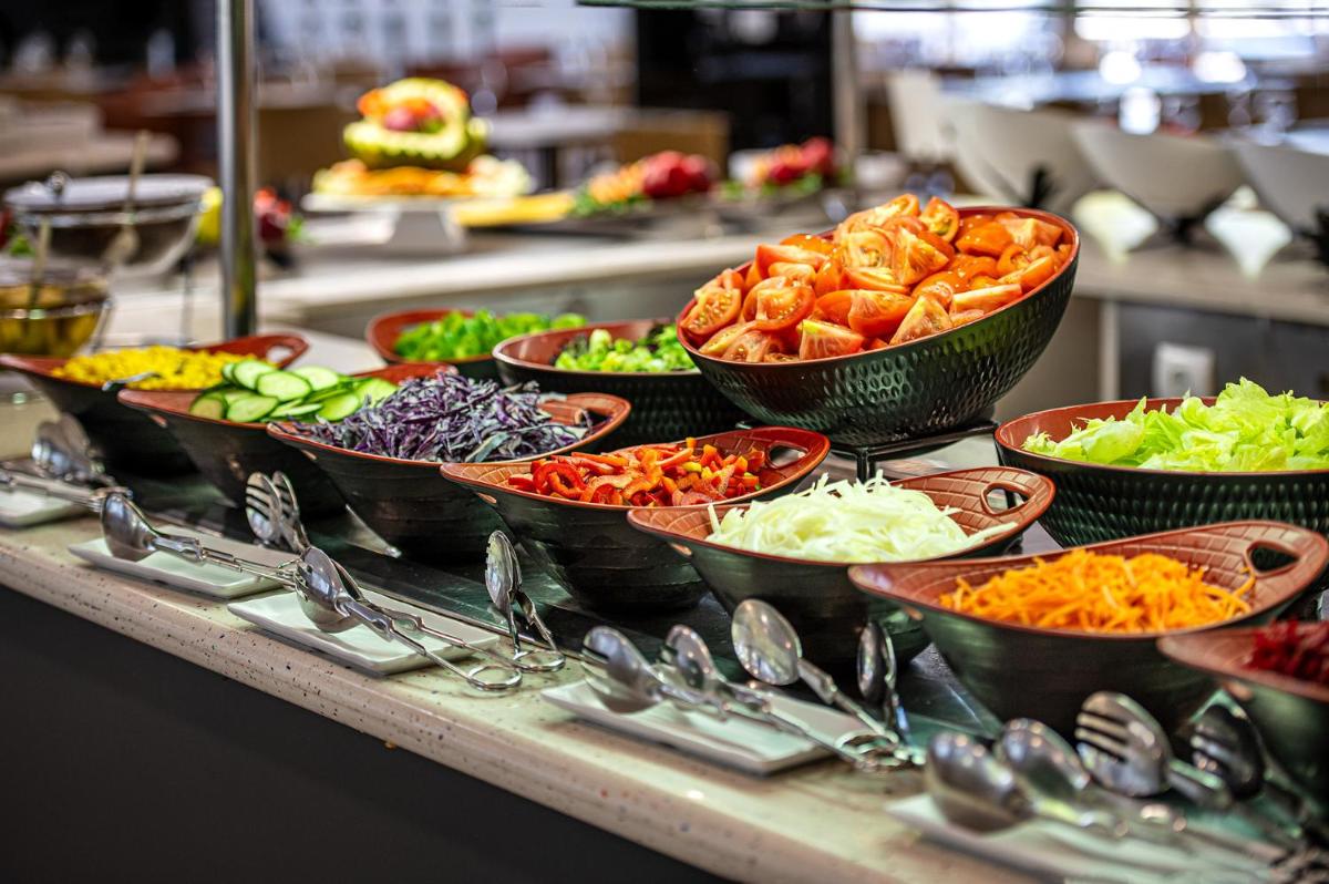 Comida en o cerca de este hotel