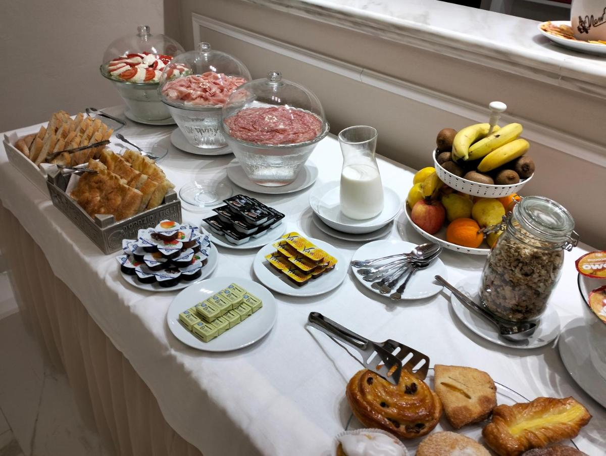 Hotel Paola - Housity