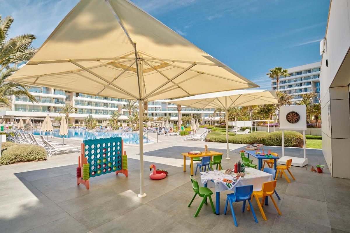 Un restaurante o sitio para comer en Hipotels Gran Playa de Palma