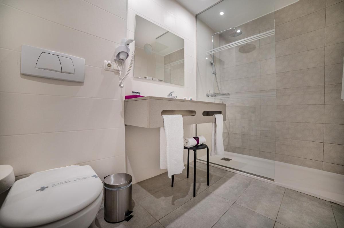 Un baño de Albir Playa Hotel & Spa
