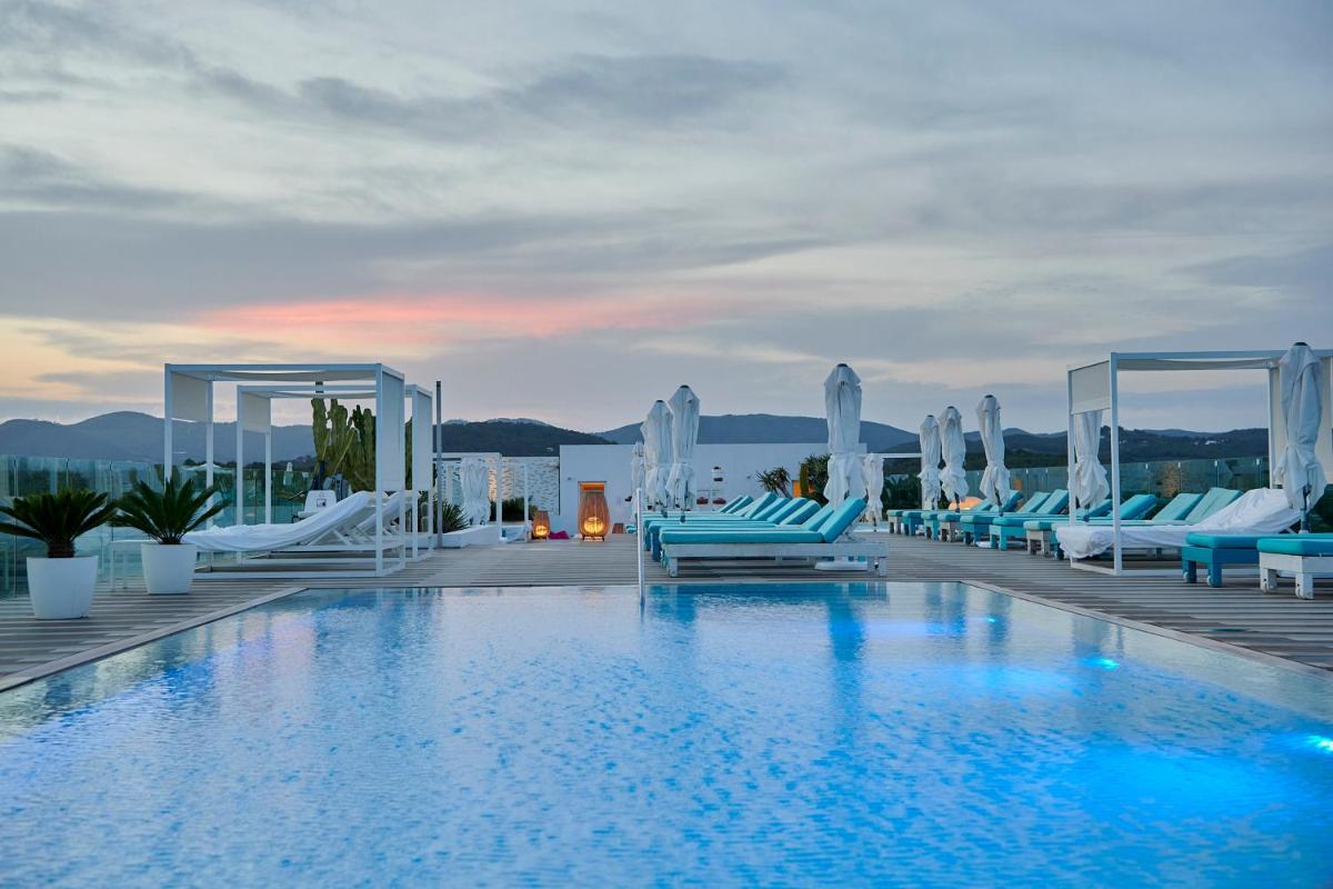 Piscina en o cerca de Iberostar Selection Santa Eulalia Adults-Only Ibiza