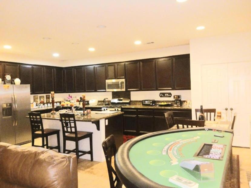 Dream California Getaway Minutes Away From Theme Parks - Housity