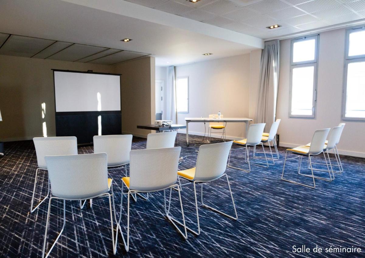 Espace de conférence ou salle de réunion dans l'établissement Paxton Paris MLV