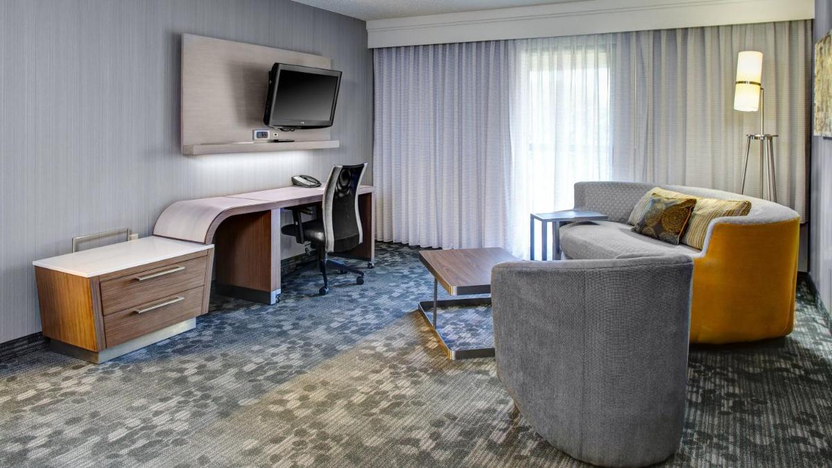 Courtyard by Marriott Cleveland Westlake - Housity