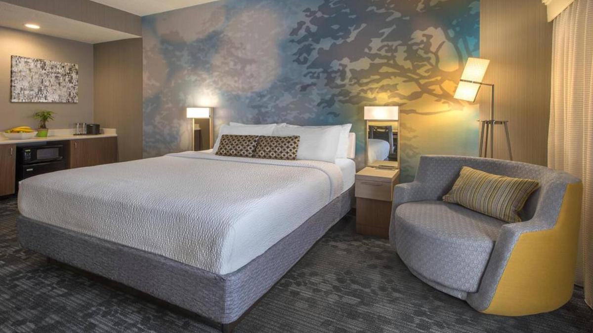 Courtyard by Marriott Cleveland Westlake - Housity