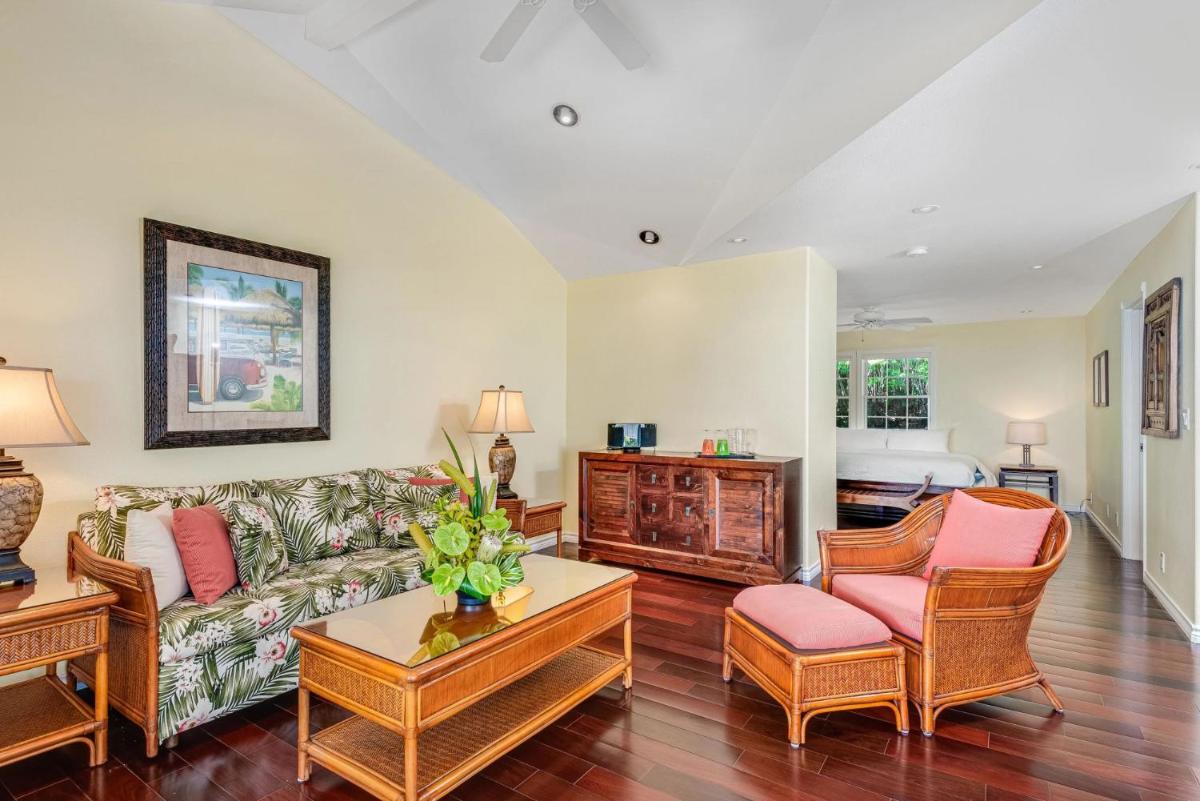 Ohia Kona Estates - An All Suites B&B - Housity