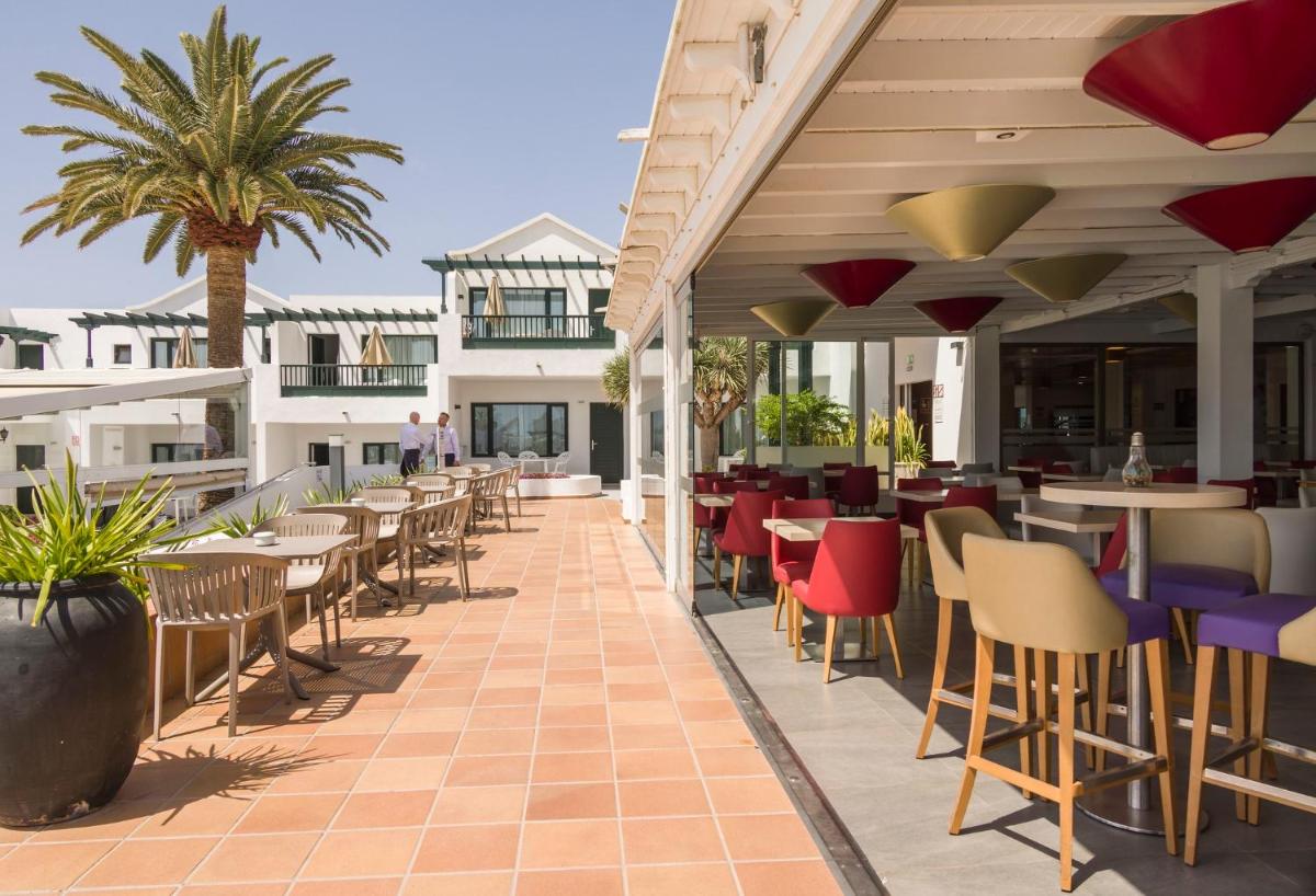 Un restaurante o sitio para comer en ILUNION Costa Sal Lanzarote
