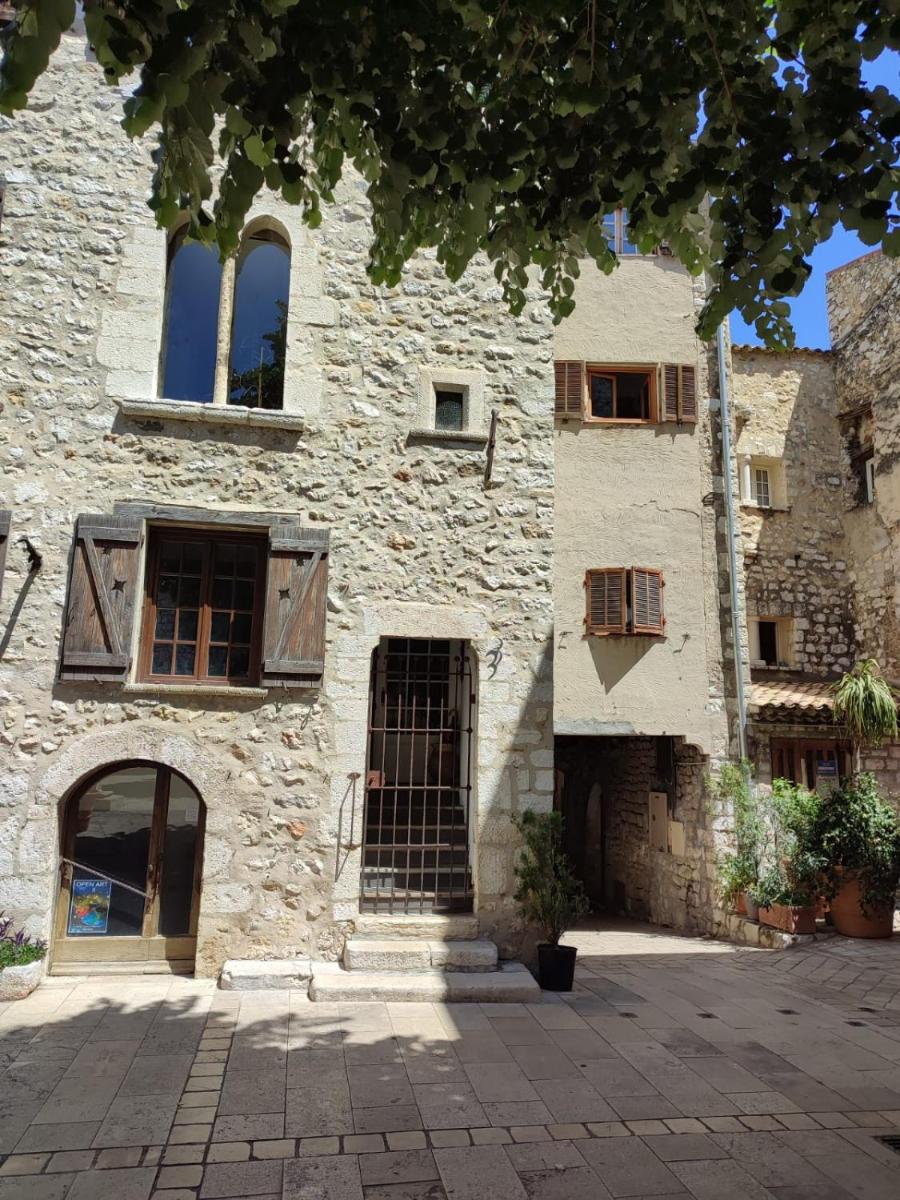 Chambre d'hôtes Les Tomettes - Housity
