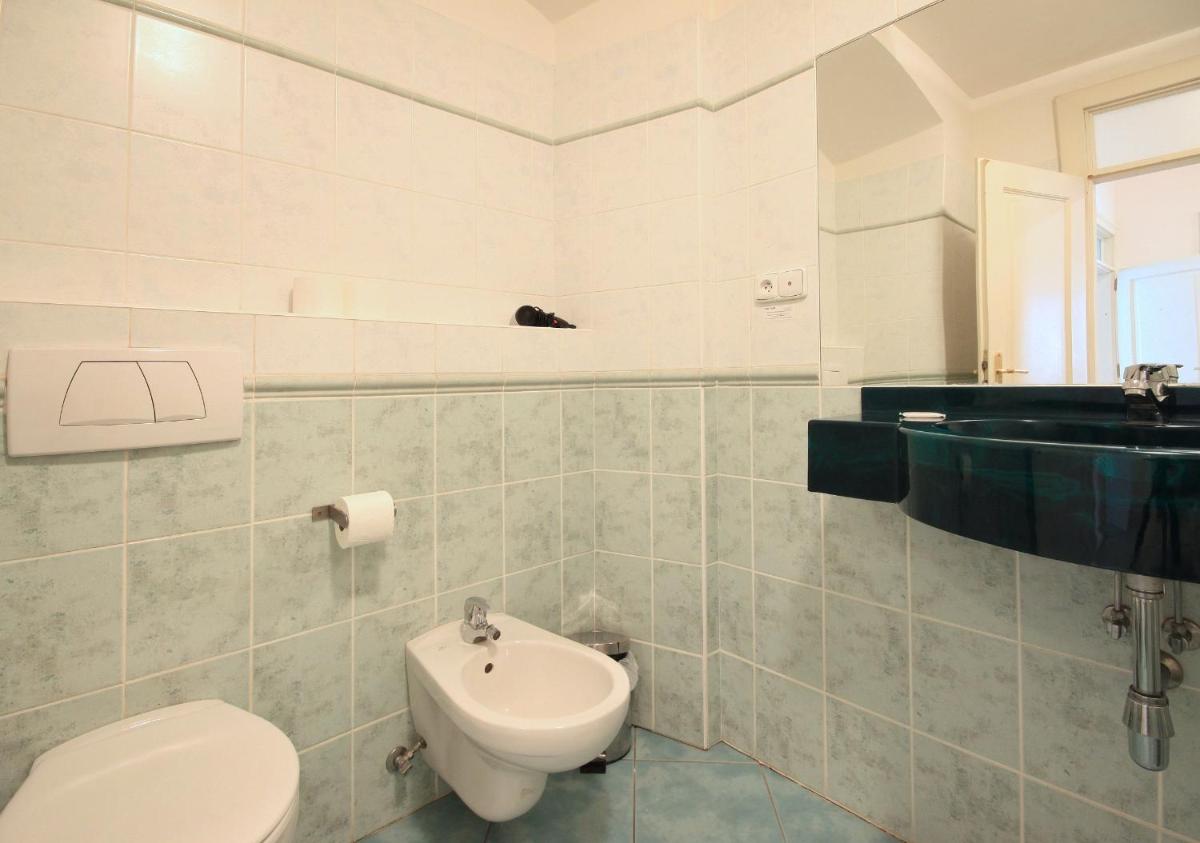 Quadrio Bedroom Central Apartment - Housity