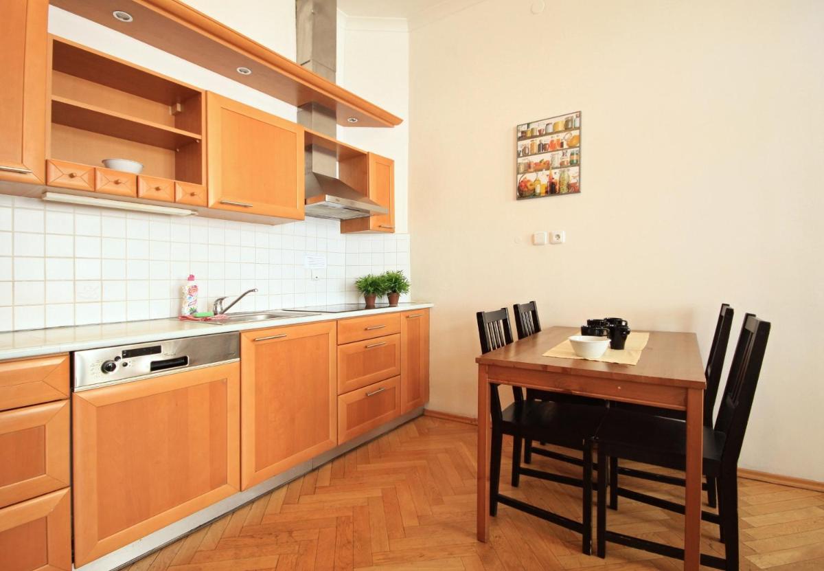 Quadrio Bedroom Central Apartment - Housity