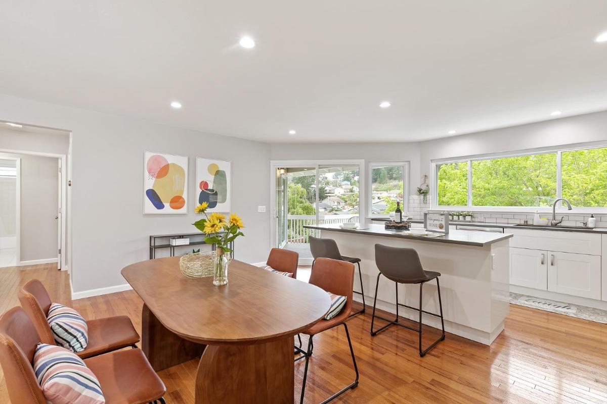 Marbella Lane - Charming & Serene home in Pacifica - Housity