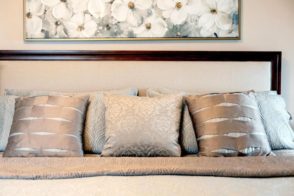 South Broadway Manor B&B - Near Fallingwater, Ohiopyle State Park, Hiking & Biking trails GAP - Housity