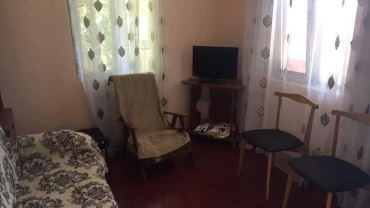Merry’s Water Place - Housity
